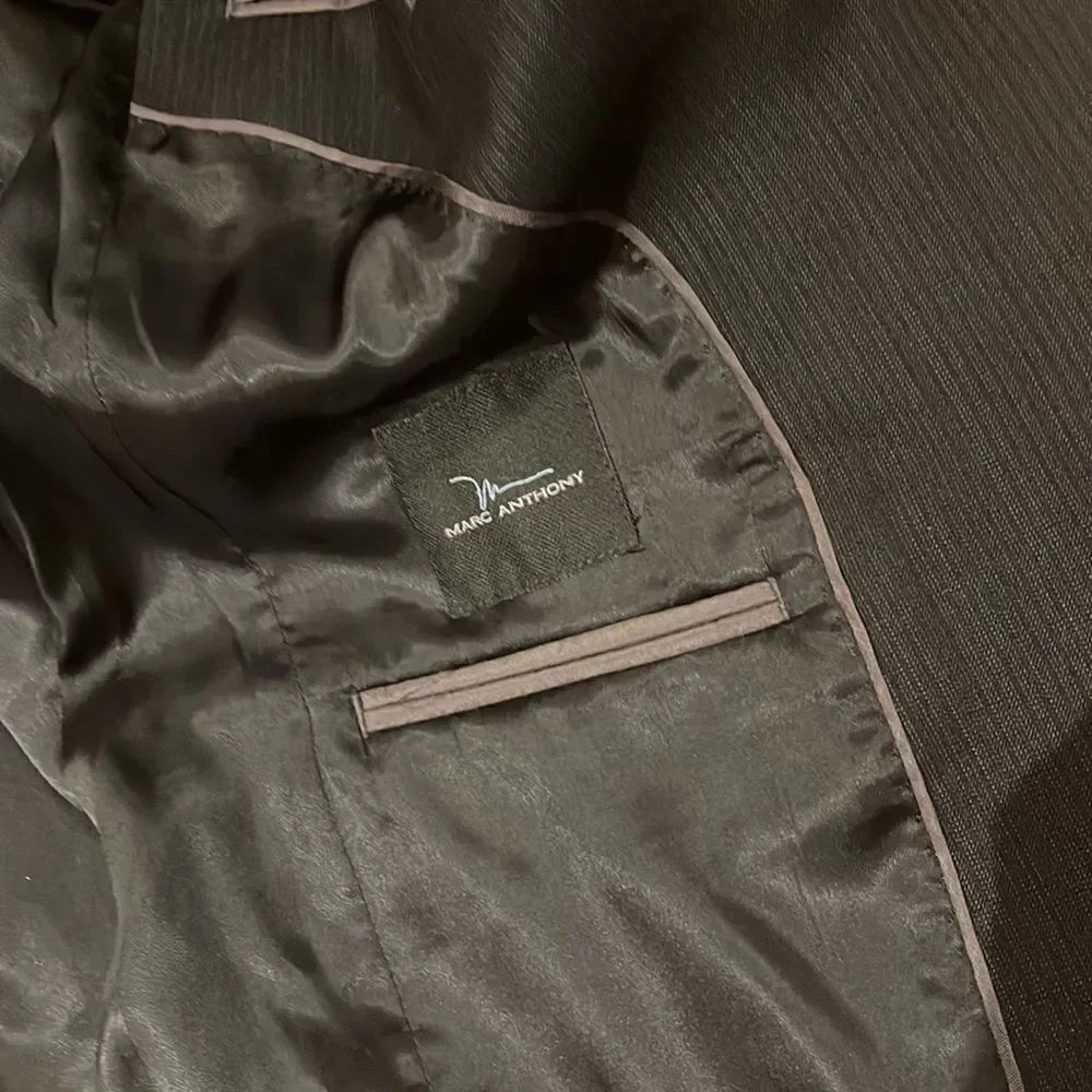 Marc Anthony black wool tonal pinstripe double button lined sport coat. 36S